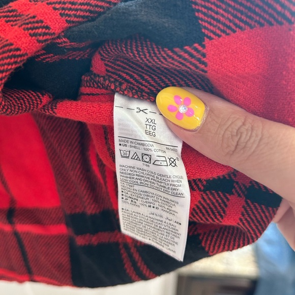 Old Navy Red and Black Buffalo Plaid Button Up - Picture 4 of 4
